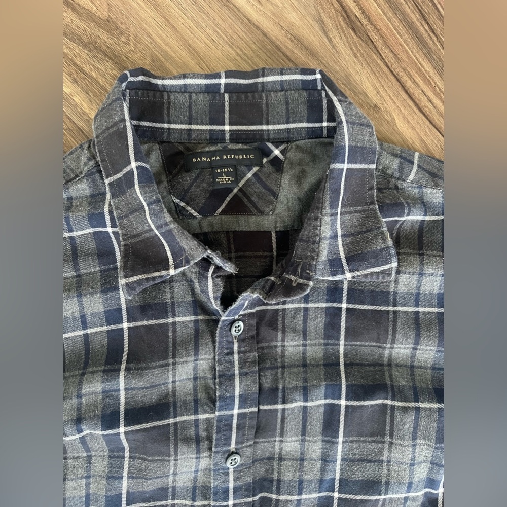 Men’s Banana Republic button down - Picture 5 of 6